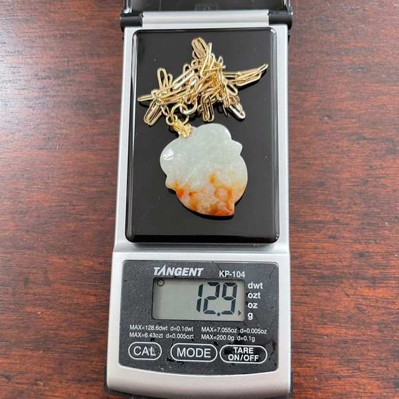 Natural untreated jadeite jade carved leaf pendant & gold tone paperclip chain - Picture 9 of 14